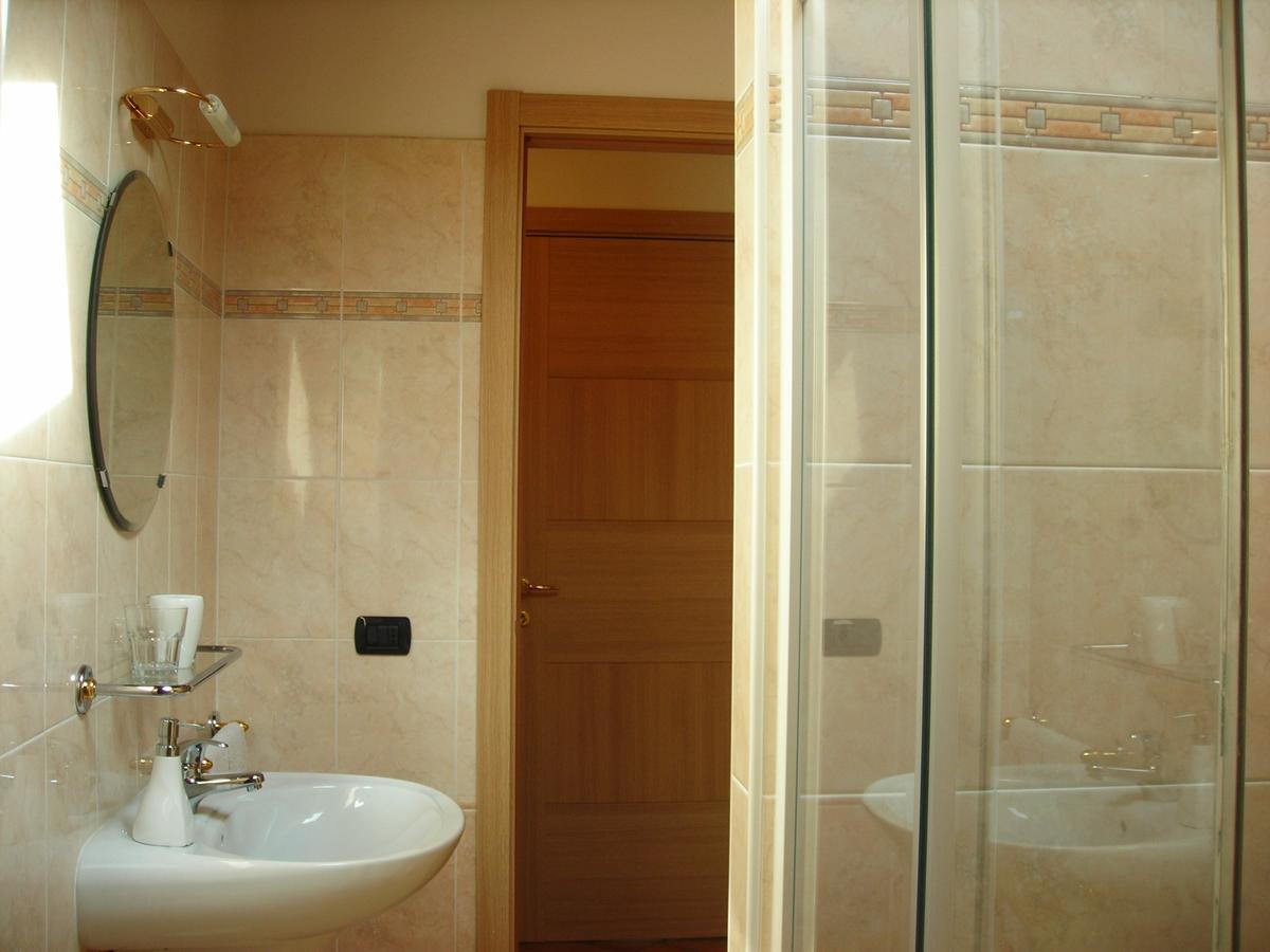 La Folaga Bed & Breakfast Gavirate Luaran gambar